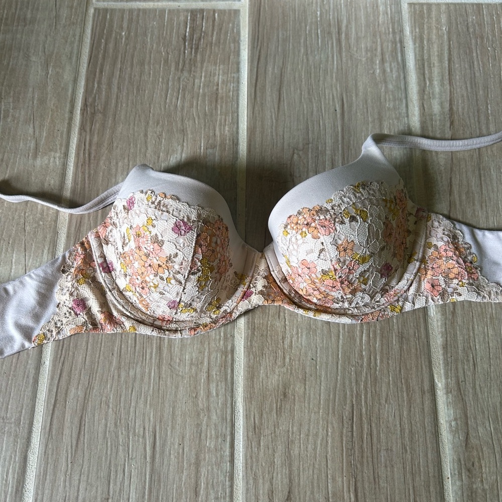 Victoria's Secret Floral Lace Bra - Cream and Pink